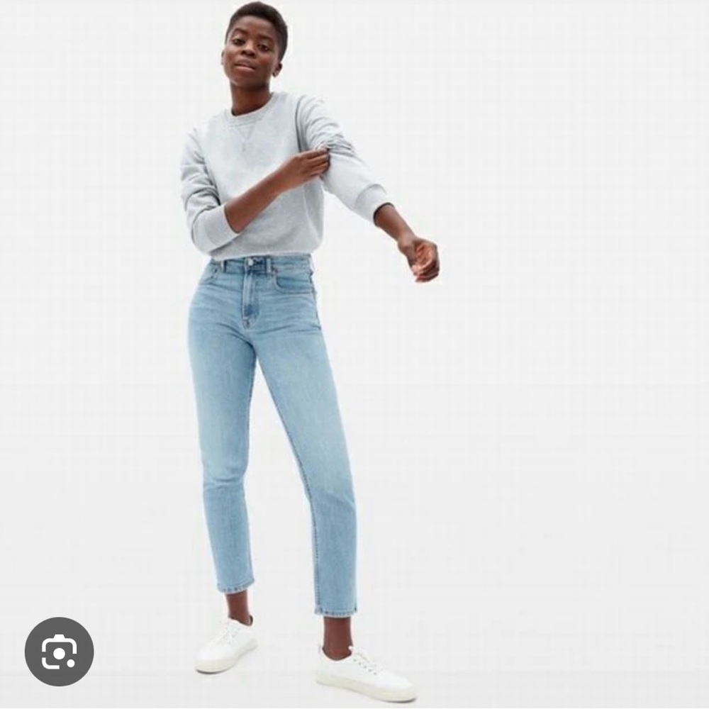 Everlane Women's Light Wash Cheeky Jeans 27 Regular